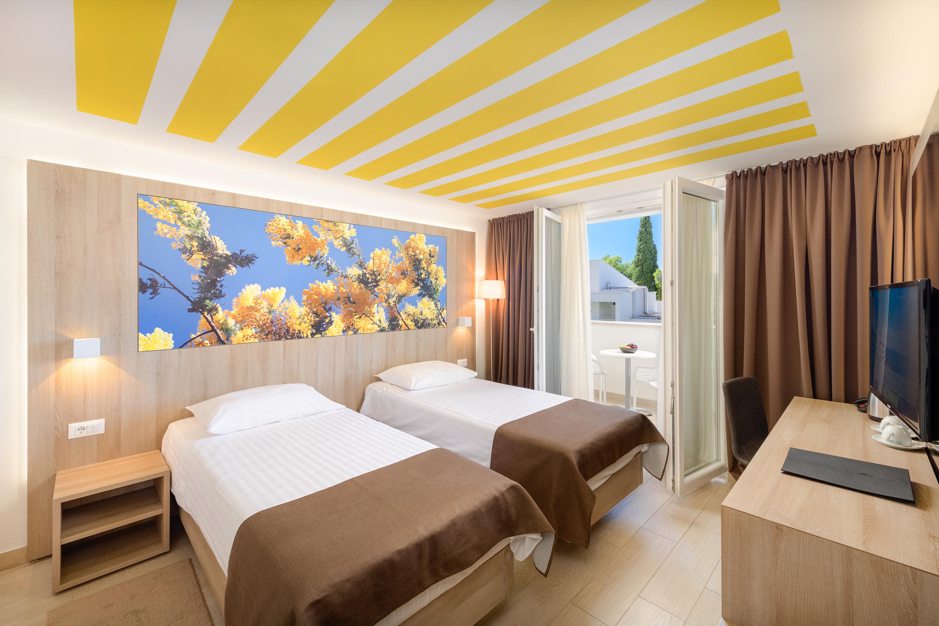 Medora Auri Family Beach Resort Podgora Exterior photo